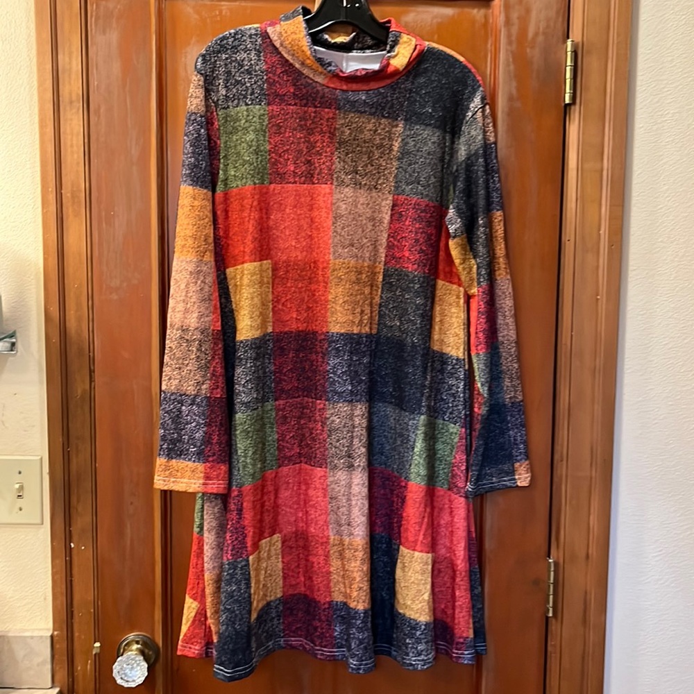 Large loose polyester cotton dress in super fun pattern. No brand.